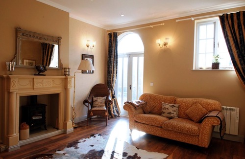 Breedon on the Hill Cottage | A pet-friendly/family mews cottage in the centre of the village yet very private