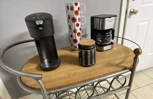 Newton House | A Piece of Paris (West unit) - 5 min walk to Historic Downtown Newton