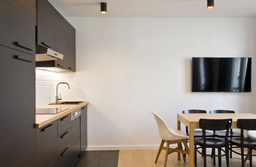 Charonne Apartment | A Pleasant 2-BDR near Nation and Charonne