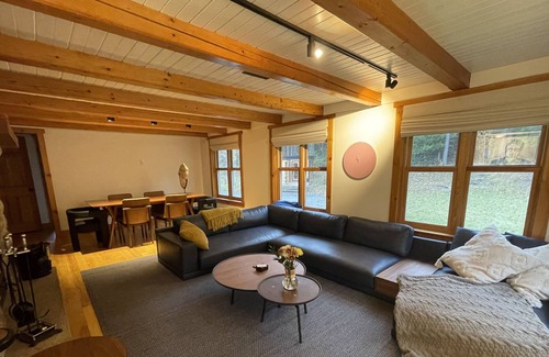 Lyndon Cabin | A Private Retreat Nestled in the Forest