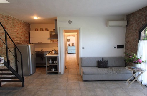 Stagno Lombardo Apartment | a refuge for body and soul