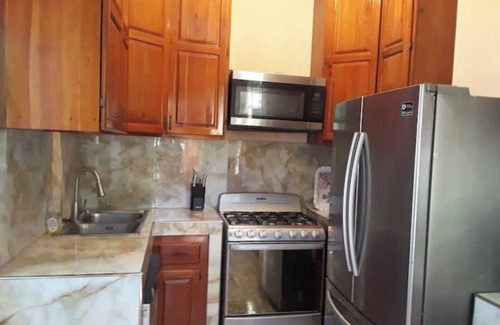 West End Apartment | A Rooftop View, Comfort & Event-Ready Spaces - #08