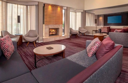 Newark Hotel | A Short Drive from the University of Delaware Botanic Gardens! Pets Allowed!