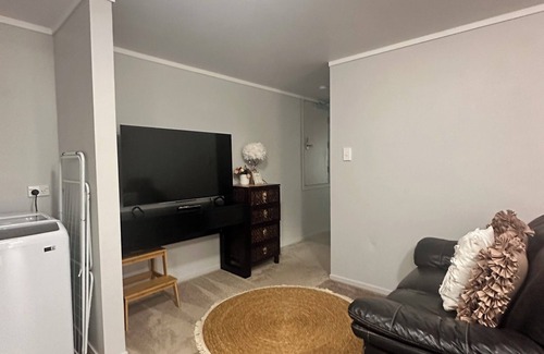 Springfield Apartment | A space of your own. nCentral and peaceful.