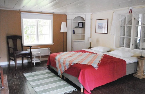 Sodertalje House | A spacious cottage with interesting architecture and accommodating a jacuzzi for 2 persons in the ho