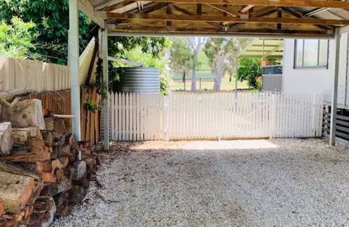 Chiltern House | A Spacious Getaway in Charming Chiltern