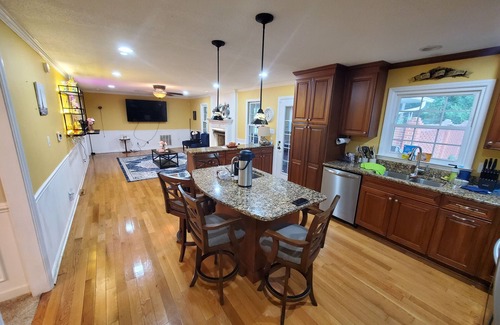 Gastonia House | A Sprawling, Split-Level Charmer!