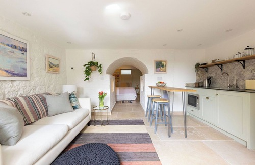 Arundel Apartment | A tastefully designed studio set just a few steps away from Arundel town centre