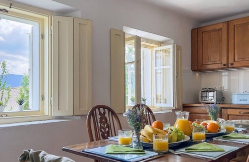 Zasip House | A traditional farmhouse vibe! Modern living with a rustic twist. For lovers of the great outdoors!