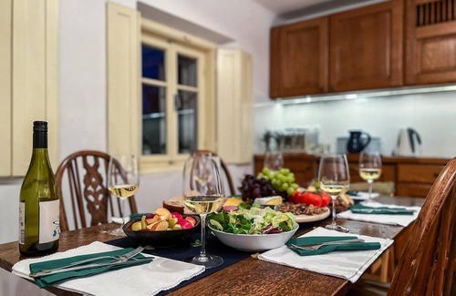 Zasip House | A traditional farmhouse vibe! Modern living with a rustic twist. For lovers of the great outdoors!