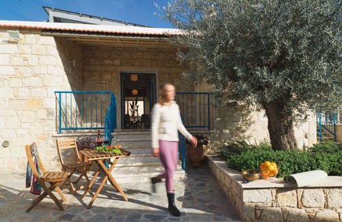 Peristerona Condo | A Tranquil One-Bedroom Loft with Sweeping Views in the Heart of Nature