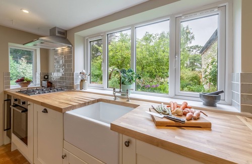 Wells-next-the-Sea House | A very attractive detached character house, with pretty cottage garden.