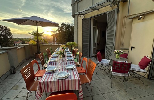 Borgo Crimea House | A villa between wonderful gardens, 5 min walk to the city center