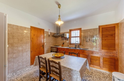 Sant Josep de sa Talaia Villa | A villa great for couples and families, gated pool & WiFi, BBQ and panorama view