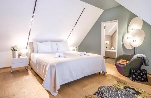 Old Town Apartment | Aaaluxurycomfortrooftopfreeparkingacfullyequipped