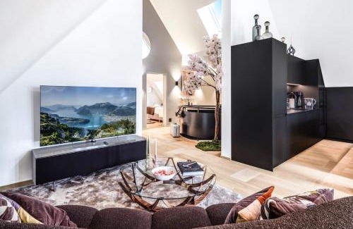 Old Town Apartment | Aaaluxurycomfortrooftopfreeparkingacfullyequipped