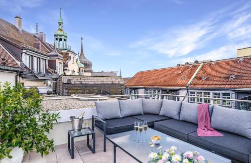 Old Town Apartment | Aaaluxurycomfortrooftopfreeparkingacfullyequipped