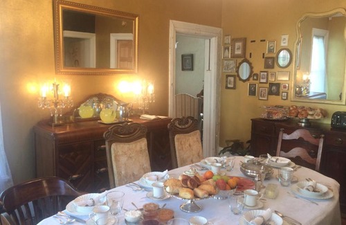 Downtown Niagara Falls Bed & Breakfast | Aaron House of Niagara Falls