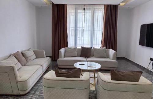 Freetown Apartment | Aberdeen Affordable Luxury Apartment
