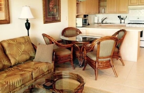 Ualapue Apartment | About As Close to the Ocean As You Can Get!!! (Wavecrest Resort)