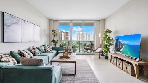 Sunny Isles Beach Apartment | Absolute Beach Bliss, Chic & Expansive Retreat