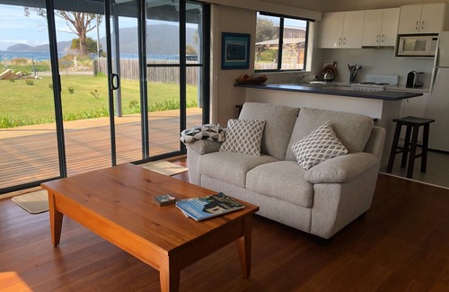 Adventure Bay Cottage | Absolute Beachfront Adventure Bay