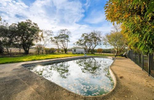 Balnarring House | Absolutely Beautiful Balnarring Family Home for 7