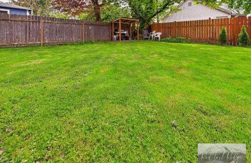 Albany House | AC! Family Space-Retro Home in Historic Albany