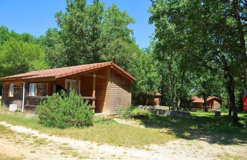 Gramat Cabin | Accès Piscine, Fitness, Sauna ! Maisonnette Climatisée avec Terrasse