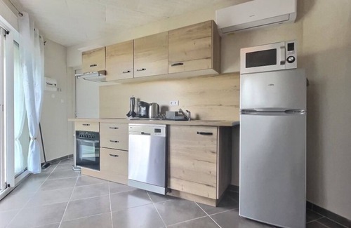 Le Cannet-des-Maures Apartment | Accommodation with swimming pool