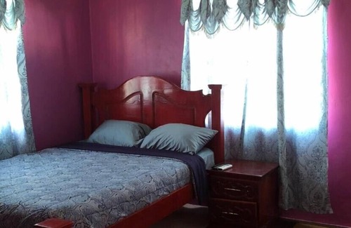 Brighton House | Accommodate up to eight guest - Hibiscus apartments