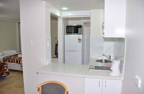 Darlinghurst Apartment | Accommodation Sydney | Hyde Park Studio Apartment with Balcony