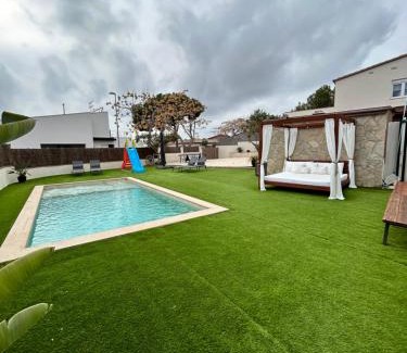 Vilanova I la Geltru House | Acogedora casa con piscina y 3 dormitorios