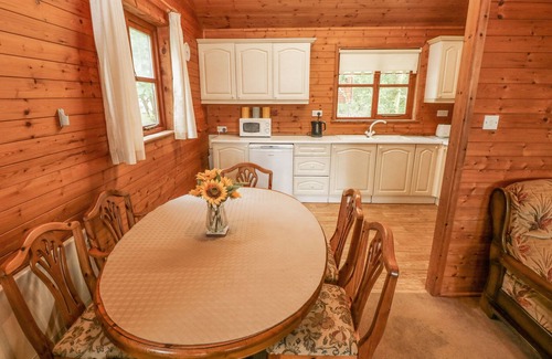 Llanybri Cottage | Acorn Lodge