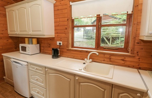 Llanybri Cottage | Acorn Lodge