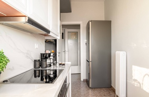 Athens Apartment | Acropolis Eclipse