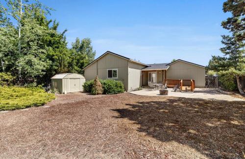 Mountain View District House | ADA Accessible - Pet-Friendly- 3BDR