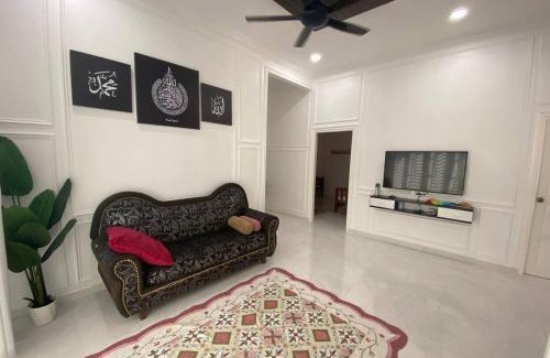 Kampung Semut Api House | ADDA Guest House