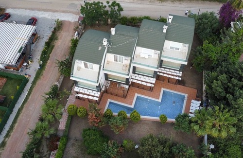 Karaoz Villa | Aden's Villas J1