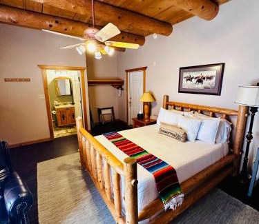 Artesia Hotel | Adobe Rose Boutique Inn