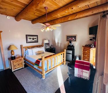 Artesia Hotel | Adobe Rose Boutique Inn