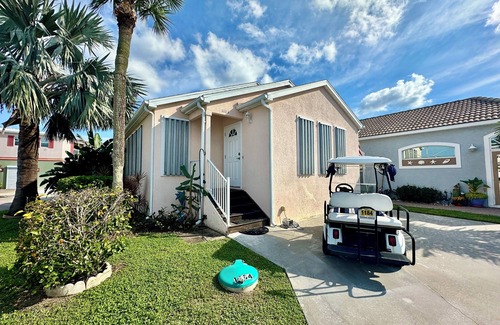 Nettles Island House | Adorable 2 bed 1 full bath beach bungalow is sure to please!