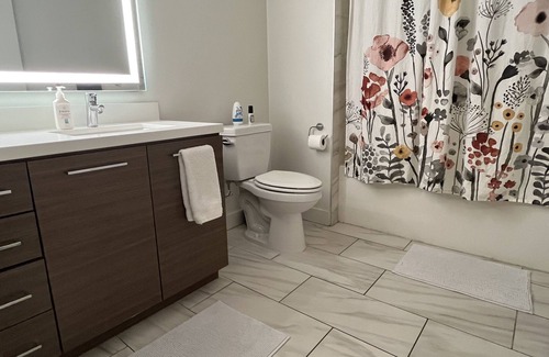 Wilshire Center Apartment | Adorable Studio in Ktown- 10mins from DTLA!