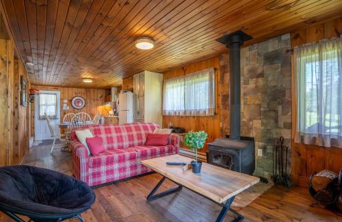 Saint-Gabriel Ski Chalet | Adventure near Lake Maskinonge - Boise du Lac