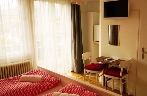 Unterseen Hotel | Adventure Guesthouse