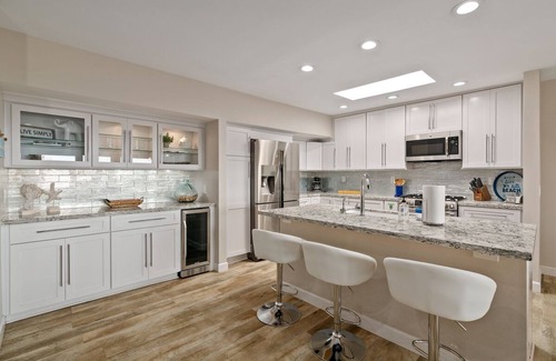 Del Mar Heights Condo | Adventure the ocean view trails of Torrey Pines and take advantage of the pool and spa!- Ocean Mist