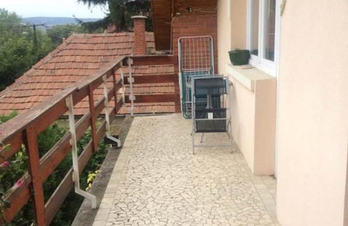 Balatonfuzfo House | Ady Endre 9.A