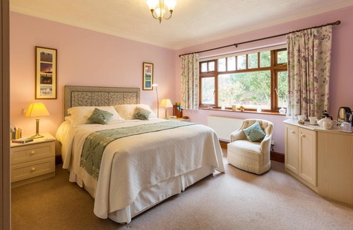 Eglwyswrw Bed & Breakfast | Ael Y Bryn Bed and Breakfast