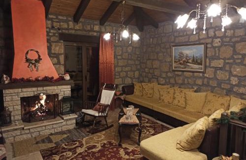 Synikia Mesi Trikalon Villa | AELIA HOME