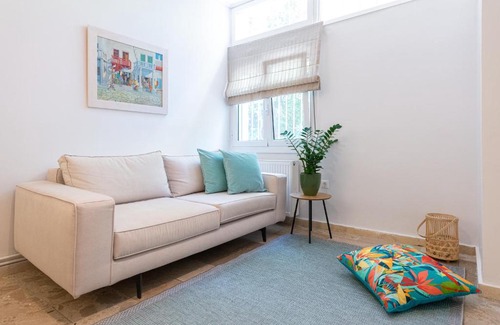 Vouliagmeni Apartment | Aether Vouliagmeni apartment